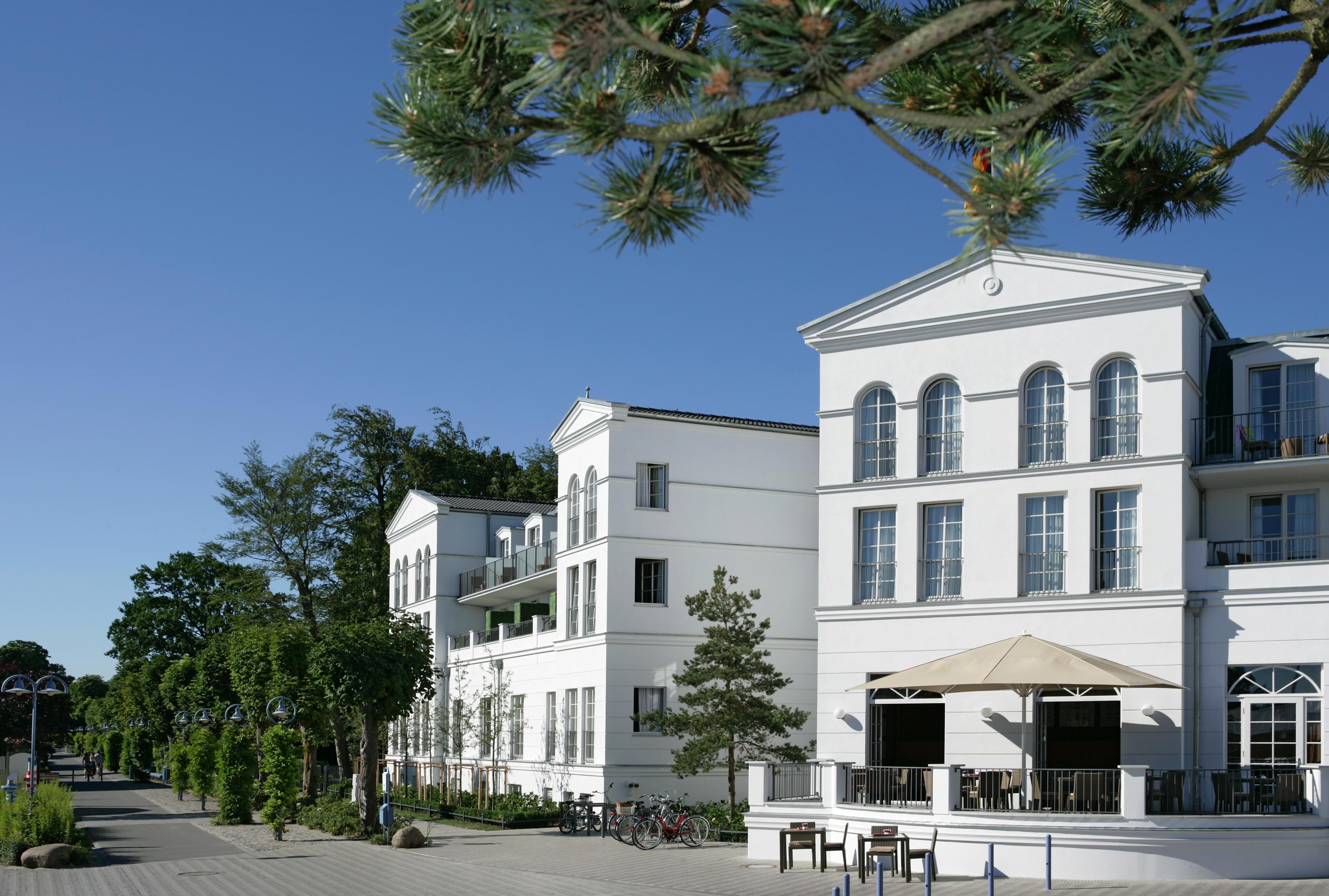 Strandhotel Zingst Eksteriør bilde The White House