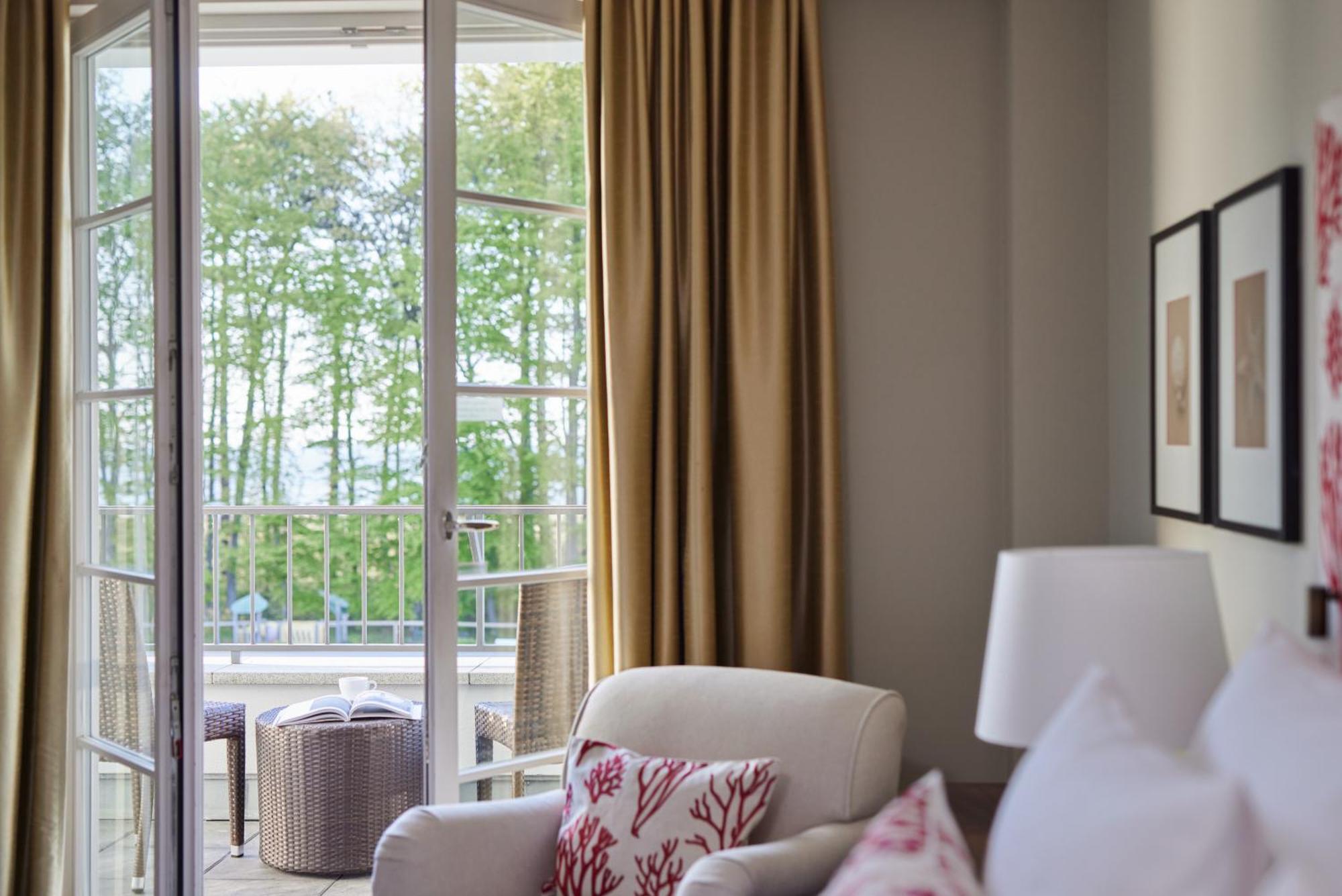Strandhotel Zingst Eksteriør bilde A curtain