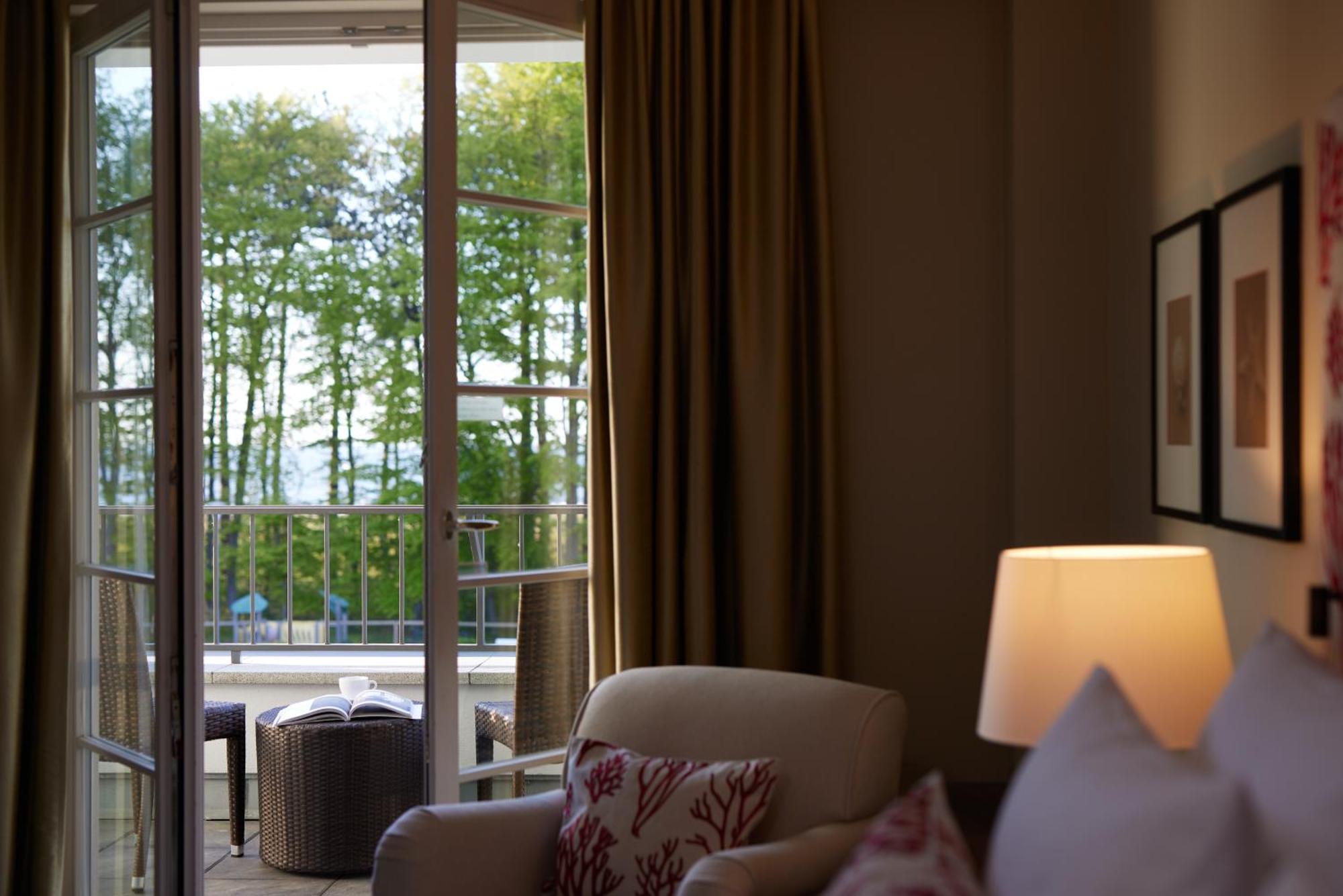 Strandhotel Zingst Eksteriør bilde A room at the Hotel de la Villa